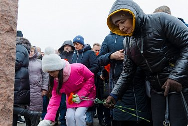 В Оренбурге появилась стела памяти погибшим на СВО